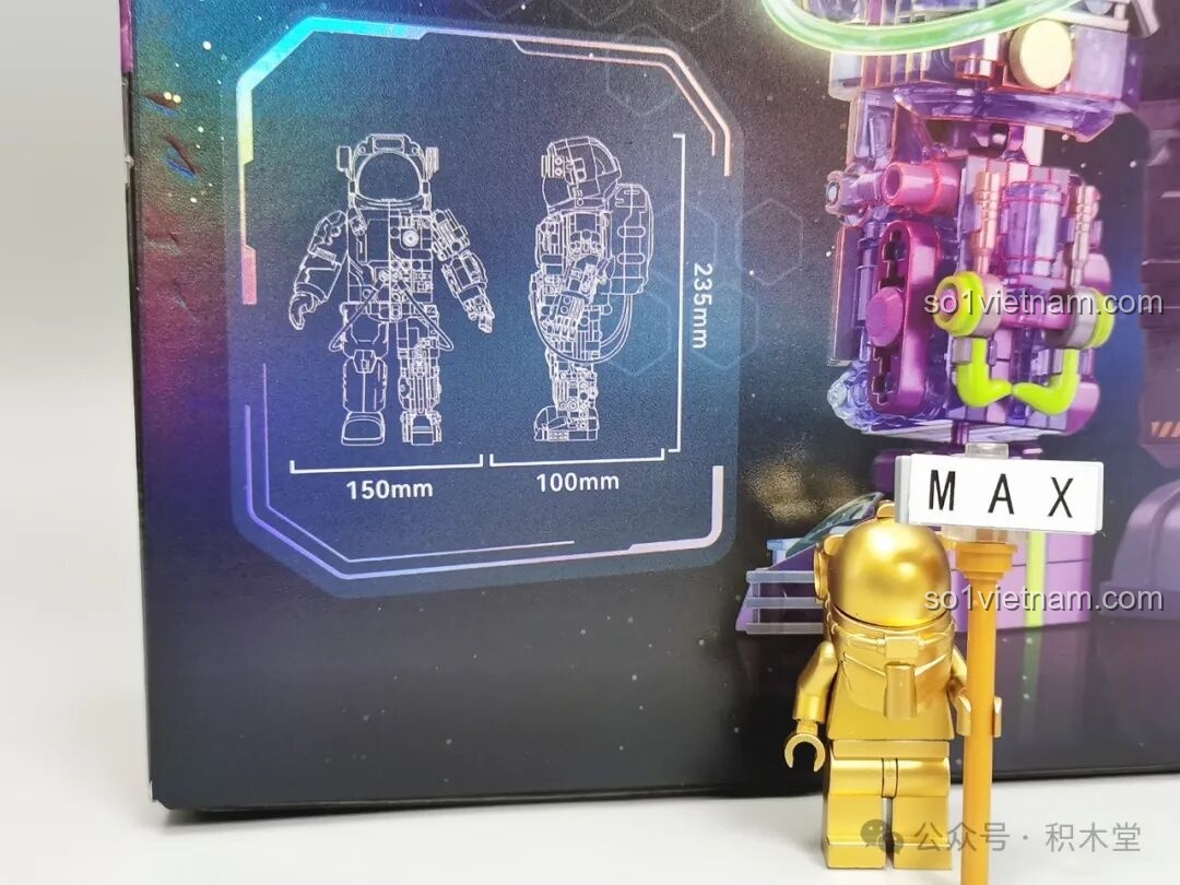 Thông số kích thước của mô hình phi hành gia TOP TOY TC1412 được in trên hộp, cao 23.5cm.