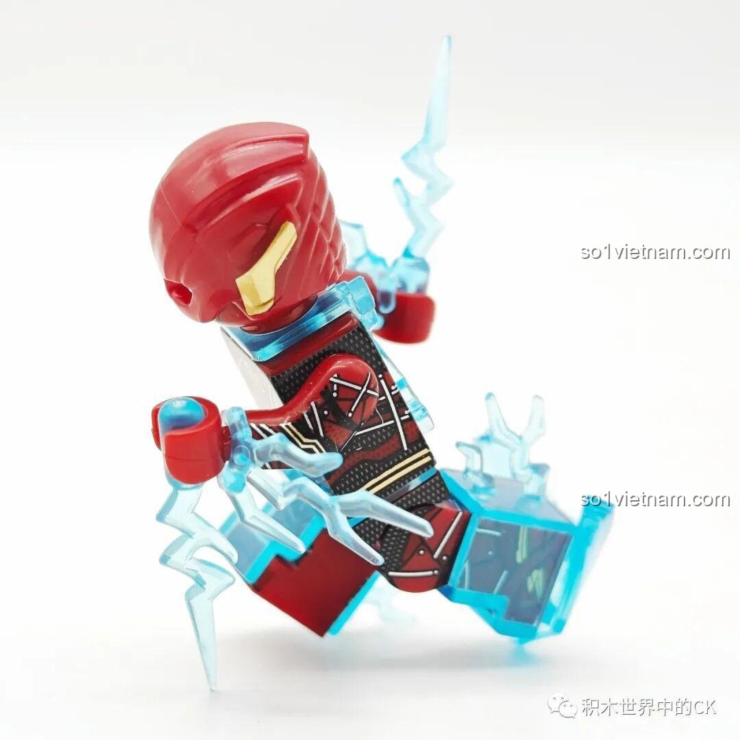 Minifigure The Flash (màu đỏ) KORUIT KT1071 với hiệu ứng tia chớp xanh, góc nhìn khác.