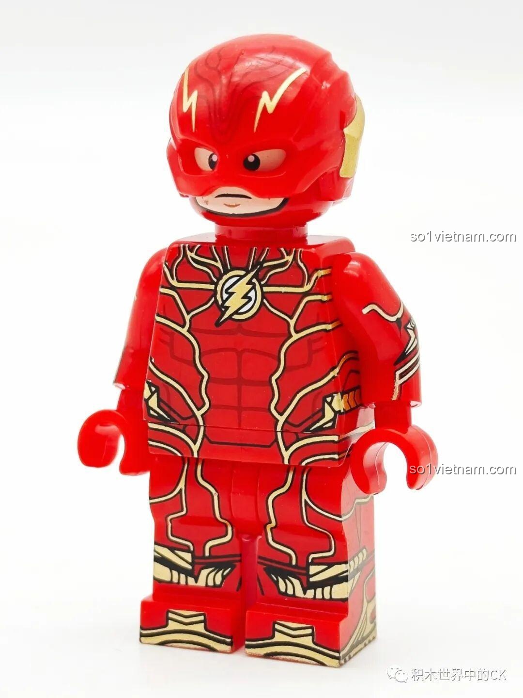 Minifigure The Flash (màu vàng) trong bộ KORUIT KT1071 với trang phục đỏ và chi tiết vàng.