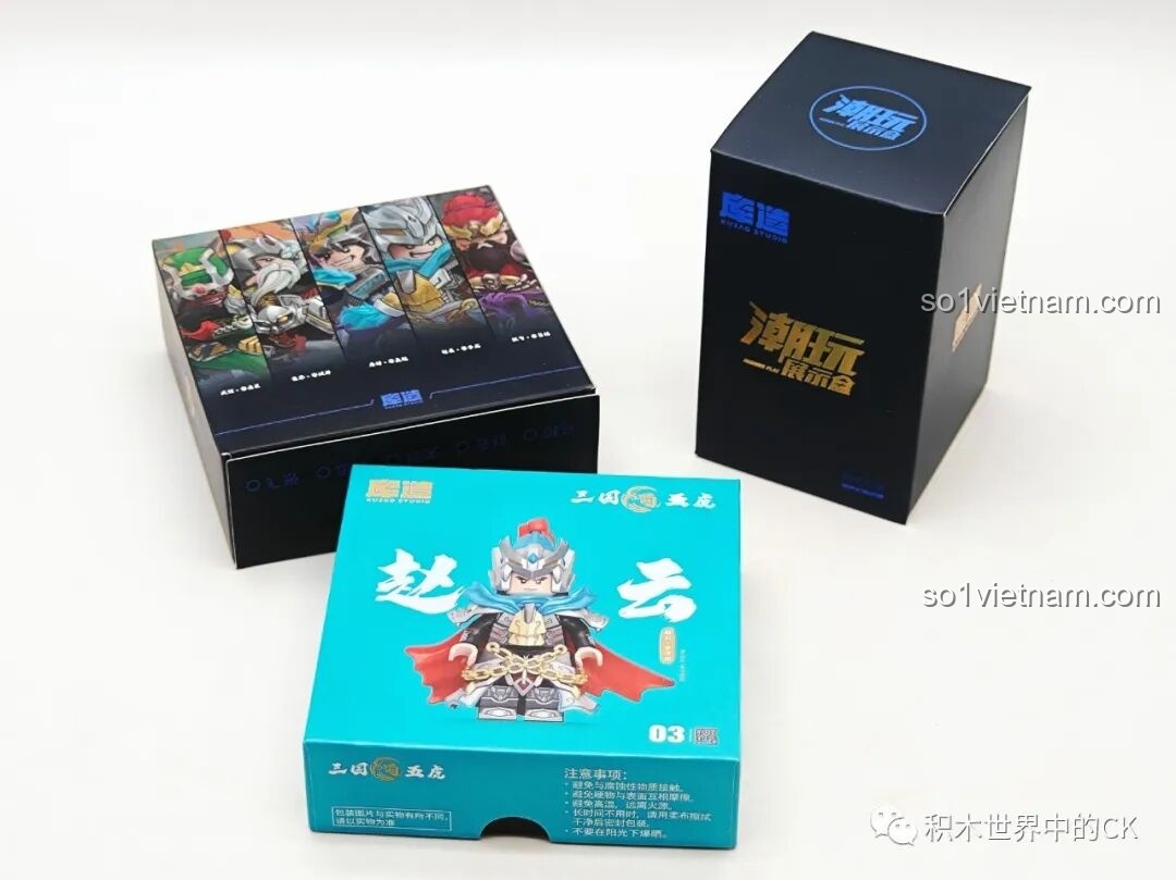 Hộp đựng Minifigure Triệu Vân Kuzhao Studio 11773 cùng hộp phụ kiện và hộp trưng bày.