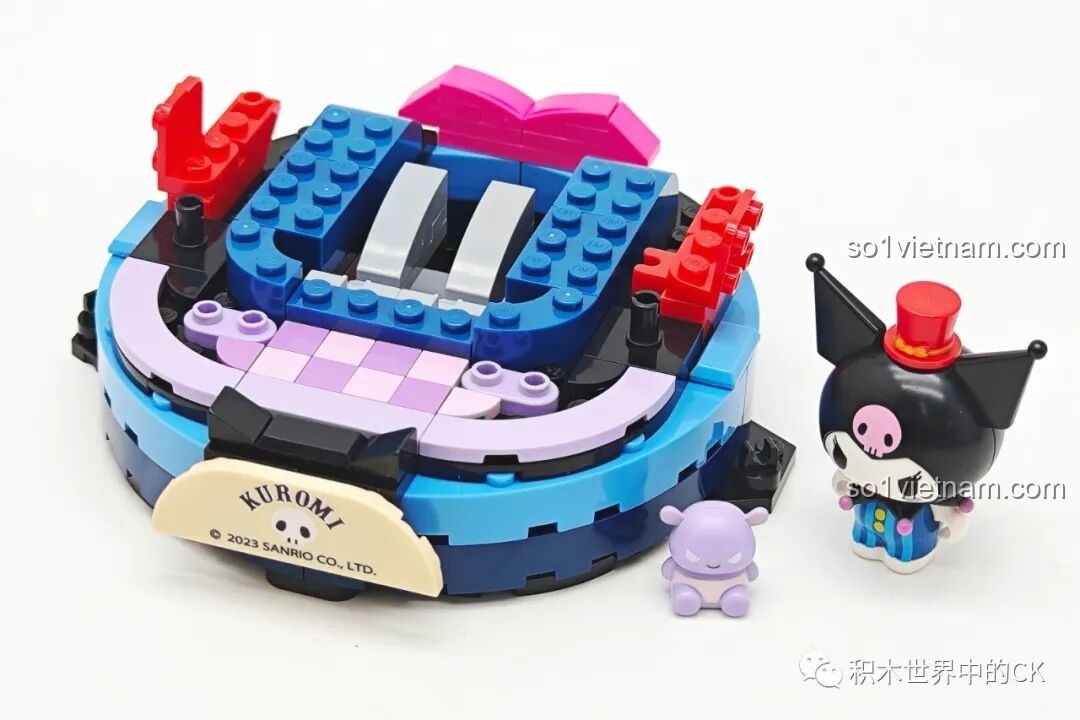 Quá trình lắp ráp phần đế và minifigure Kuromi cùng Baku của bộ Keeppley K20827.