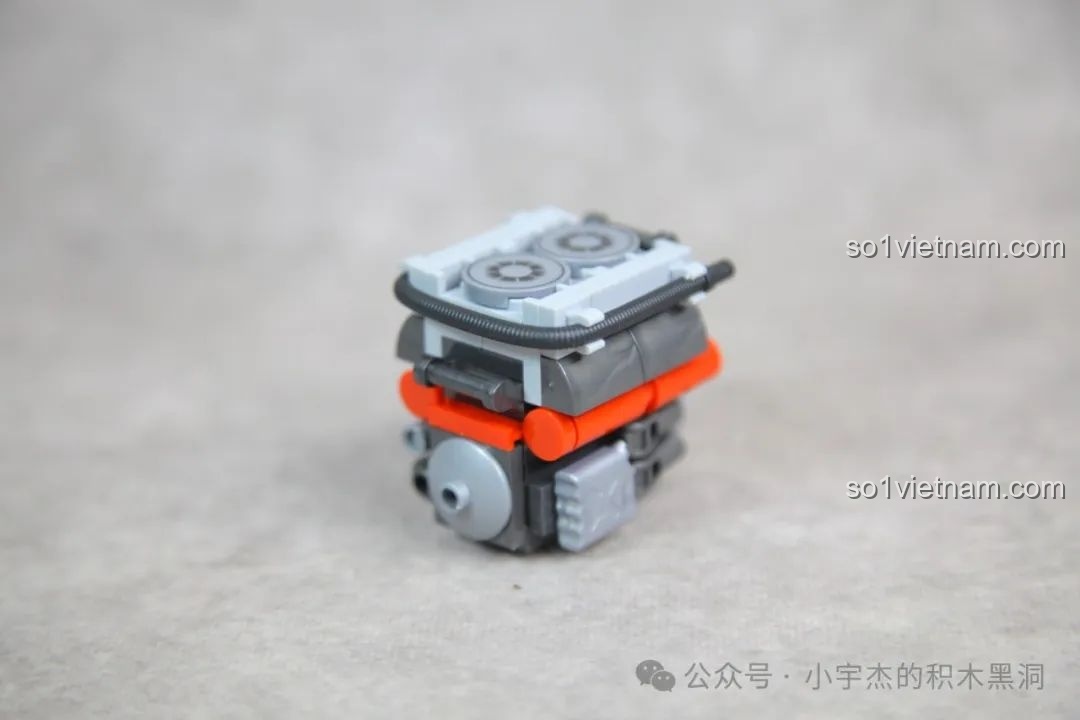 Khối động cơ chi tiết được lắp ráp từ các khối nhỏ trong bộ đồ chơi xây dựng Xe tăng Đức Panther Quan Guan.