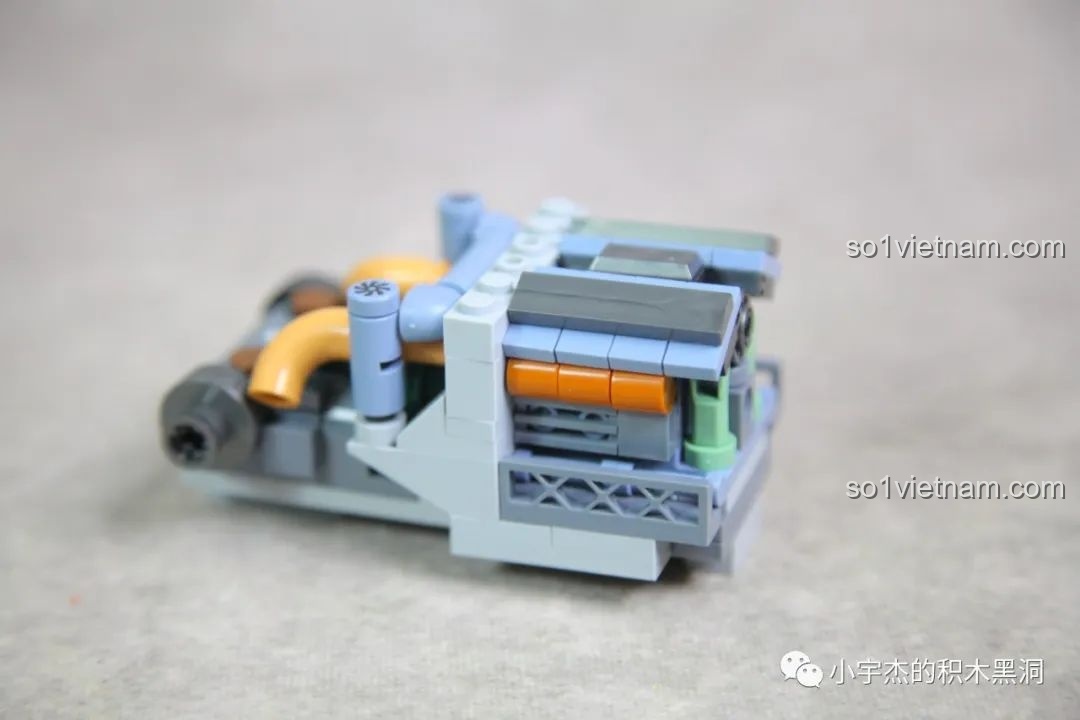 Mô hình khối động cơ V12 của xe tăng T-34 Panlos 632012 được lắp ráp rất chi tiết.