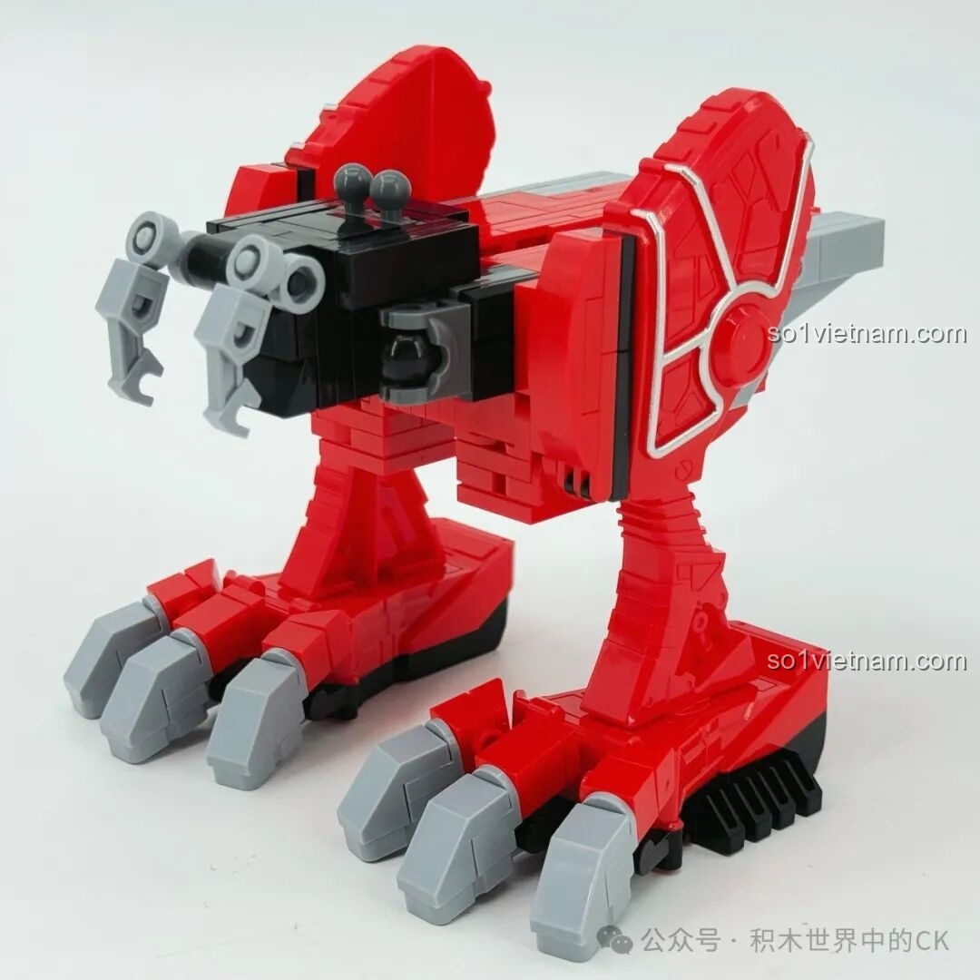 Lắp ráp phần chân của robot khủng long Keeppley 82001 Bạo Giảo Long, tạo nên dáng đứng oai vệ cho mô hình khủng long biến hình.