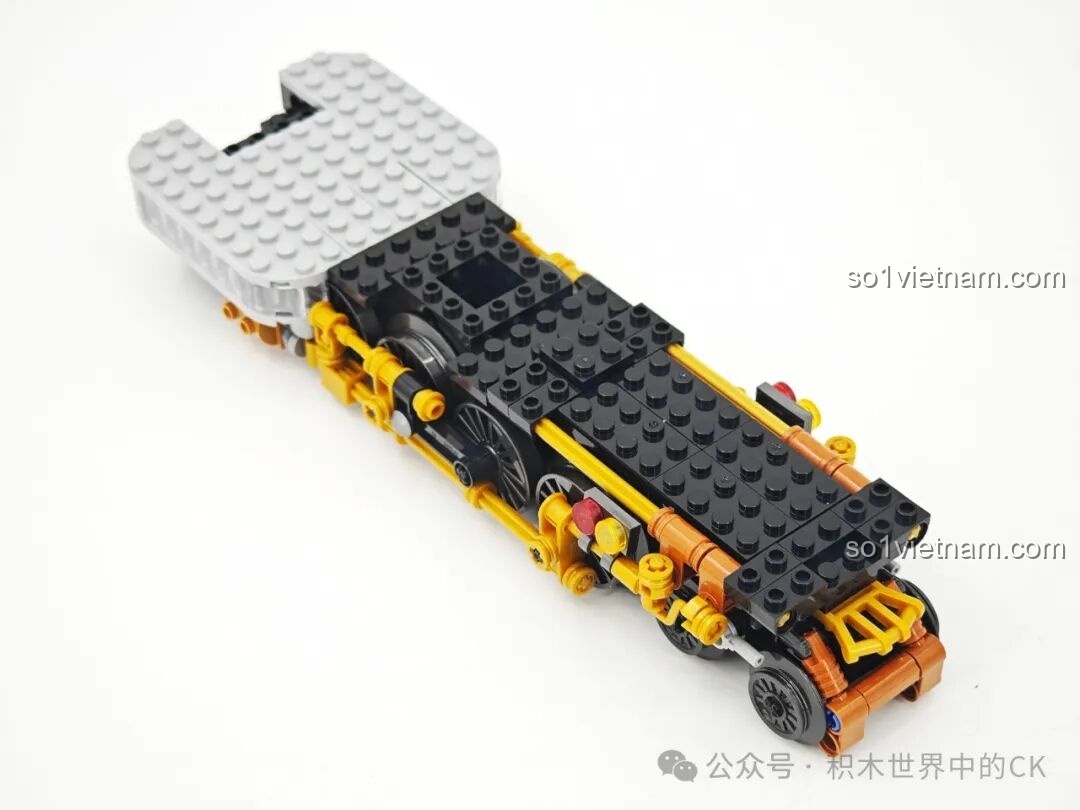 Quá trình lắp ráp phần khung gầm và bánh xe của mô hình Tàu Hỏa Cơ Khí Steampunk ZHEGAO 958016.