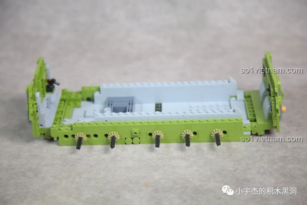 Quá trình lắp ráp phần khung gầm ban đầu của mô hình xe tăng T-34 Panlos 632012.