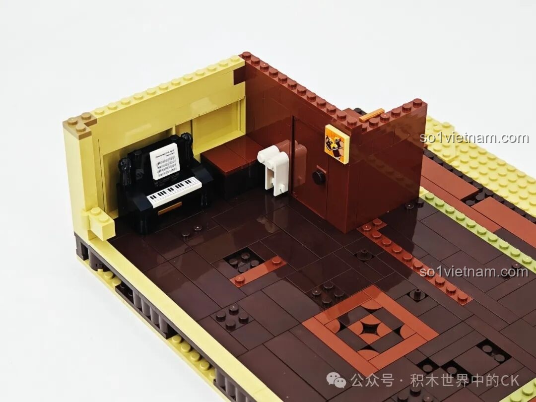 Quá trình lắp ráp mái hiên và các chi tiết trang trí bên ngoài của Saloon Miền Tây F9021.