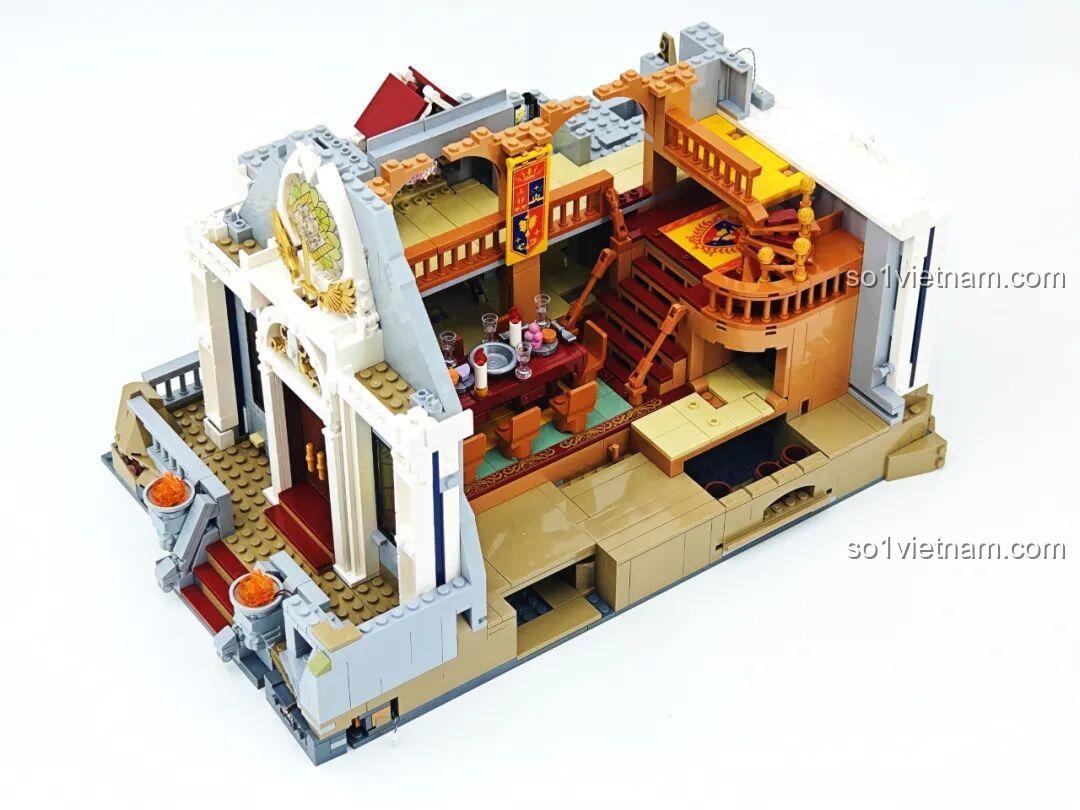 Quá trình lắp ráp mái nhà với thiết kế độc đáo của bộ Lumibricks L9071 Sảnh Tiệc Hoàng Gia.