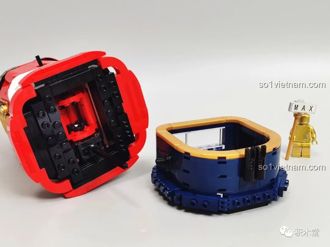 Lắp ráp phần mũ màu xanh và đỏ cho mô hình Hoàng Tử Kẹp Hạt Dẻ JAKI JK8225.