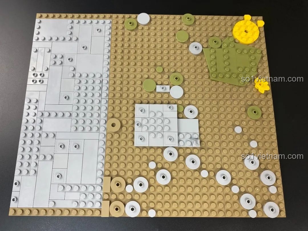 Lắp ráp phần nền của khu vực sân trong với các chi tiết trang trí mặt đất.