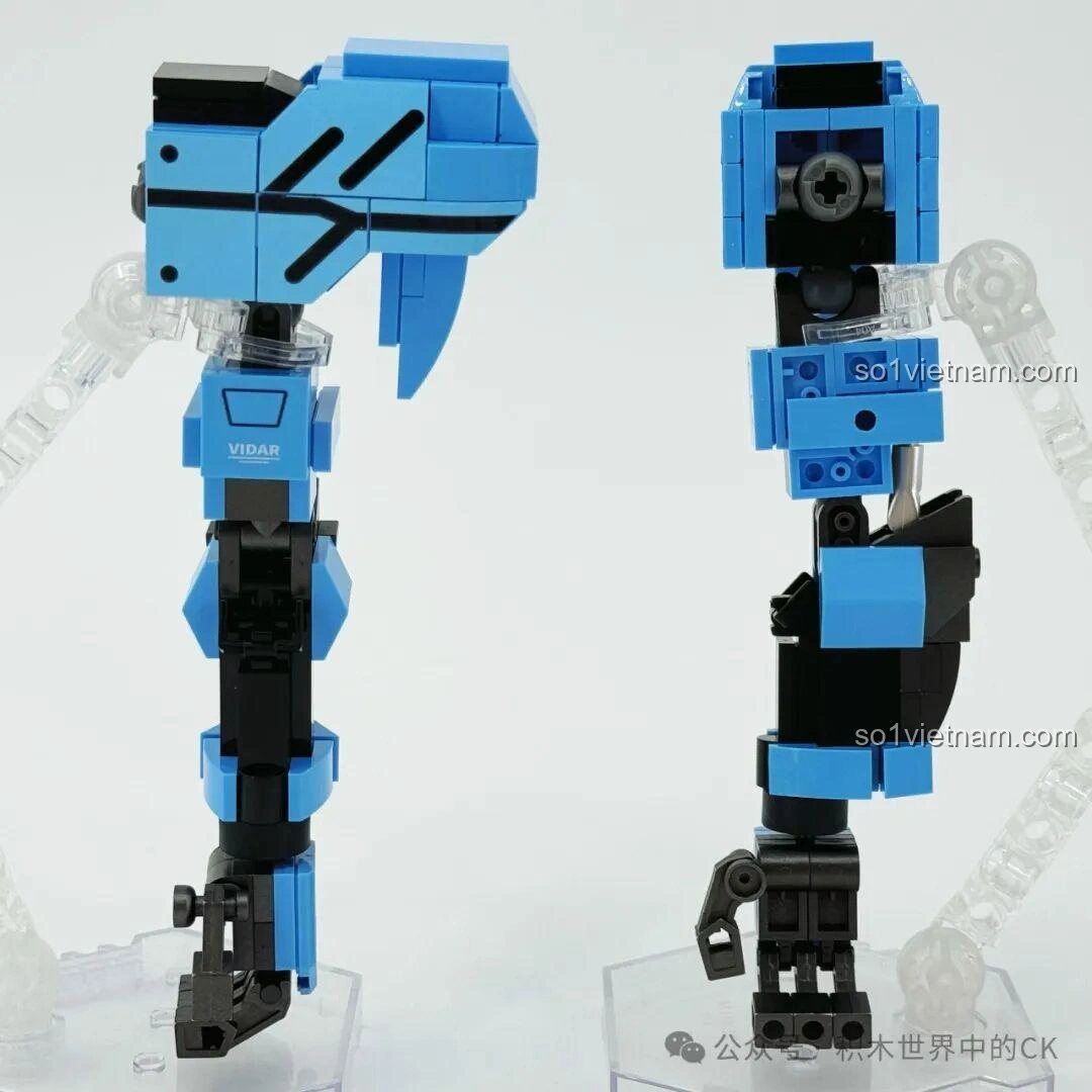 Quá trình lắp ráp phần tay của Robot Vidar JIESTAR 58145, với các khớp khuỷu tay và chi tiết giáp bảo vệ.