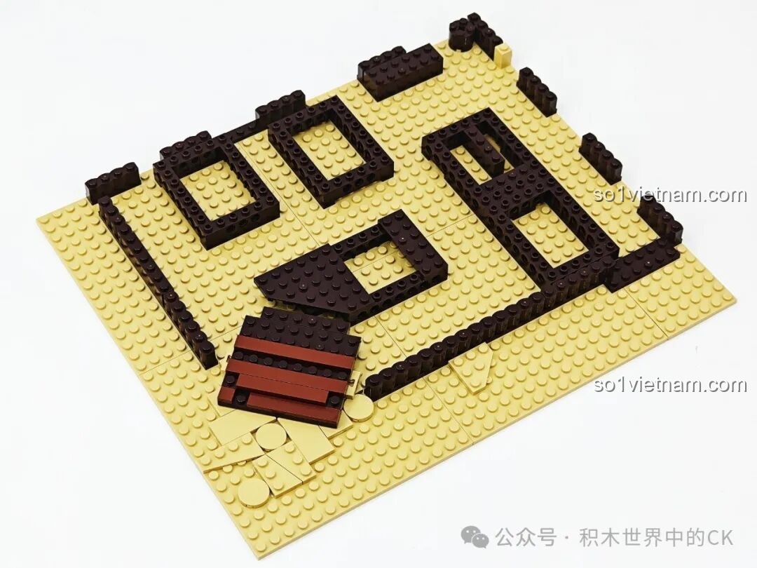 Quá trình lắp ráp sàn và một phần tường của mô hình Saloon Miền Tây F9021, với các mảnh ghép màu nâu.