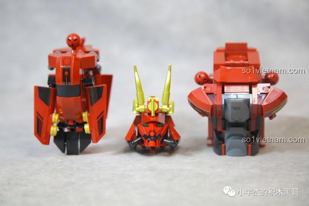 Quá trình lắp ráp phần thân, đầu và bụng của Sluban M38-B1183 Cơ Giáp Sĩ Kai Bọc Thép Nặng, các module độc lập bắt đầu hình thành.