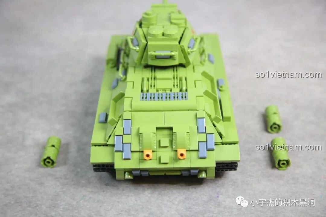 Lắp đặt các thùng dầu phụ lên thân xe tăng T-34 Panlos 632012.