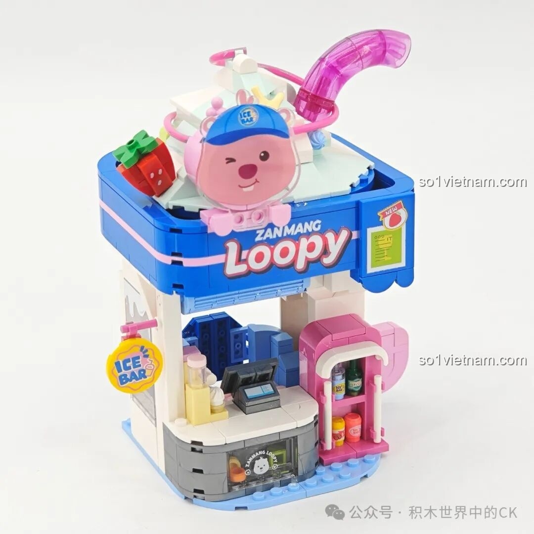 Mô hình tiệm kem Loopy TC2329 đang dần hoàn thiện với phần mái và biển hiệu được thêm vào.