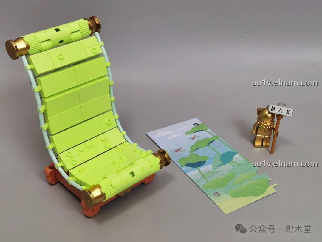 Phần đế tranh cuộn của mô hình Nanci mùa Hạ đã được lắp ráp, sẵn sàng để gắn tấm giấy nền hình đầm sen.