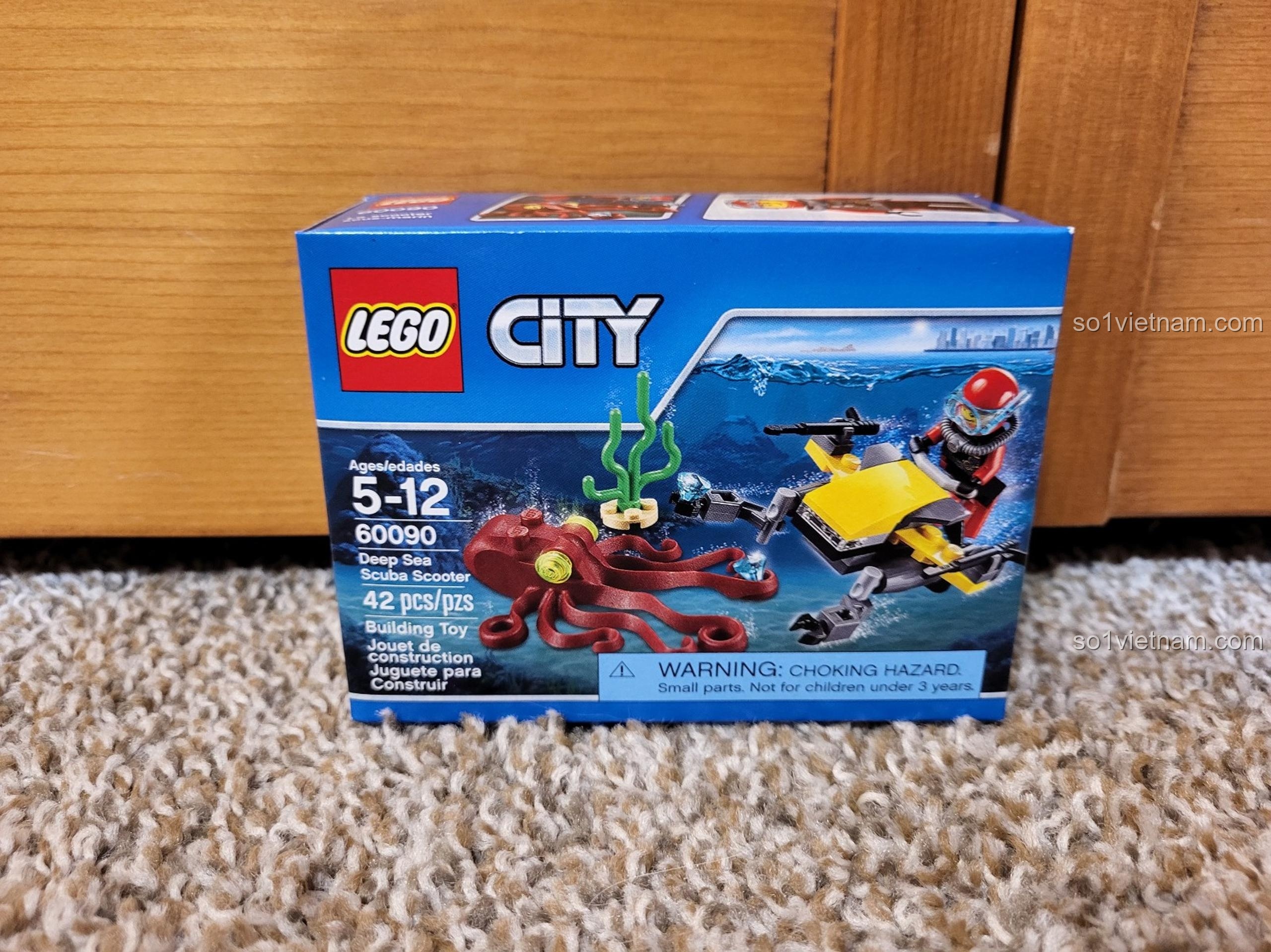 Mô hình xe lặn biển LEGO® 60090, hộp sản phẩm trên thảm, ảnh review người dùng, giá tiết kiệm.