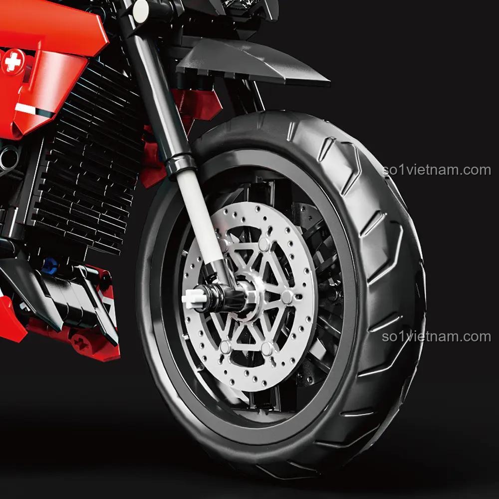 Bánh trước chi tiết của mô hình xe mô tô Ducati V4S LEIMAO H1128, bộ lắp ráp kỹ thuật, 816 mảnh, cho bé 14 tuổi