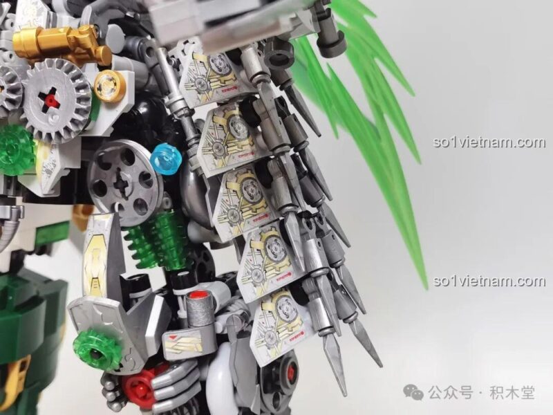 Mô hình Robot Thanh Long Quan Vũ Bán Cơ Khí Giáp 乐毅积木 62036 cầm thanh thanh kiếm vàng lá lớn, rồng pháo và song đao