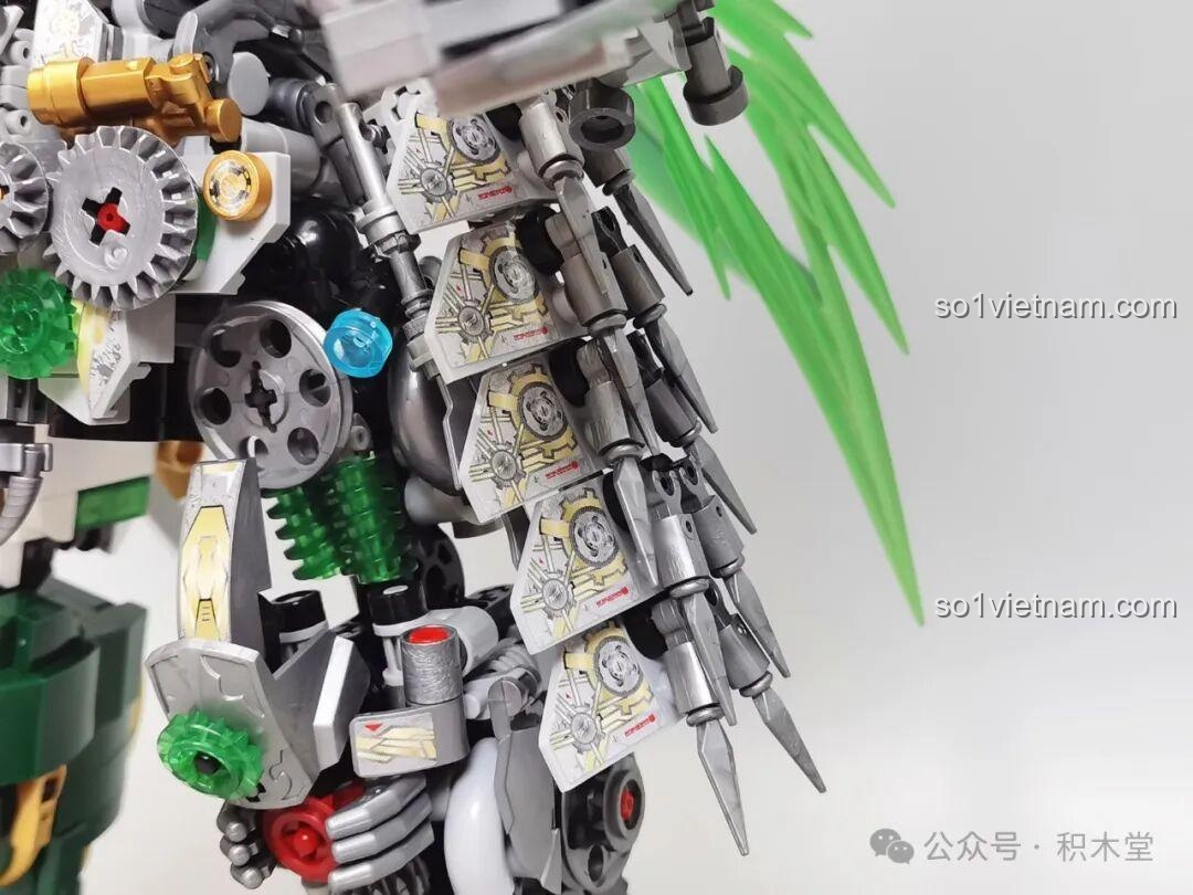 Mô hình Robot Thanh Long Quan Vũ Bán Cơ Khí Giáp 乐毅积木 62036 cầm thanh thanh kiếm vàng lá lớn, rồng pháo và song đao