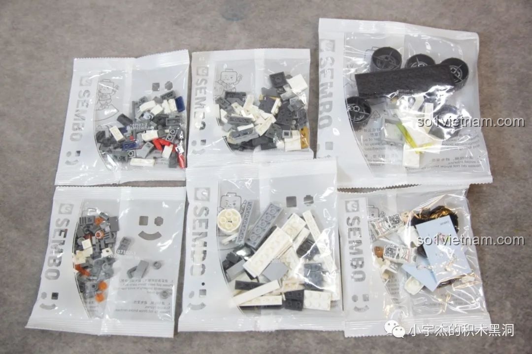 Các mảnh ghép minifigure và phụ kiện của bộ SEMBO 107107, chuẩn bị lắp ráp Lưu Bội Cường và Herbert.