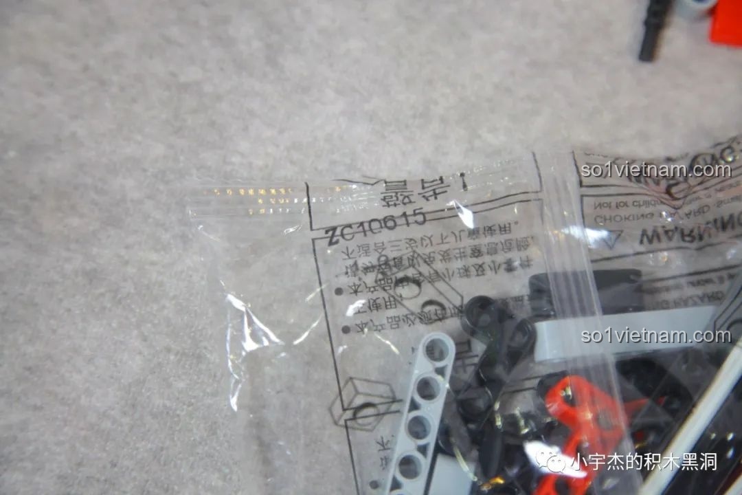 Chi tiết lò xo của hai bộ giảm xóc Porsche 963 GULY