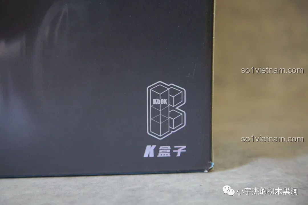 Logo của hãng K-box trên bao bì sản phẩm 10520, khẳng định thương hiệu và chất lượng của bộ đồ chơi.