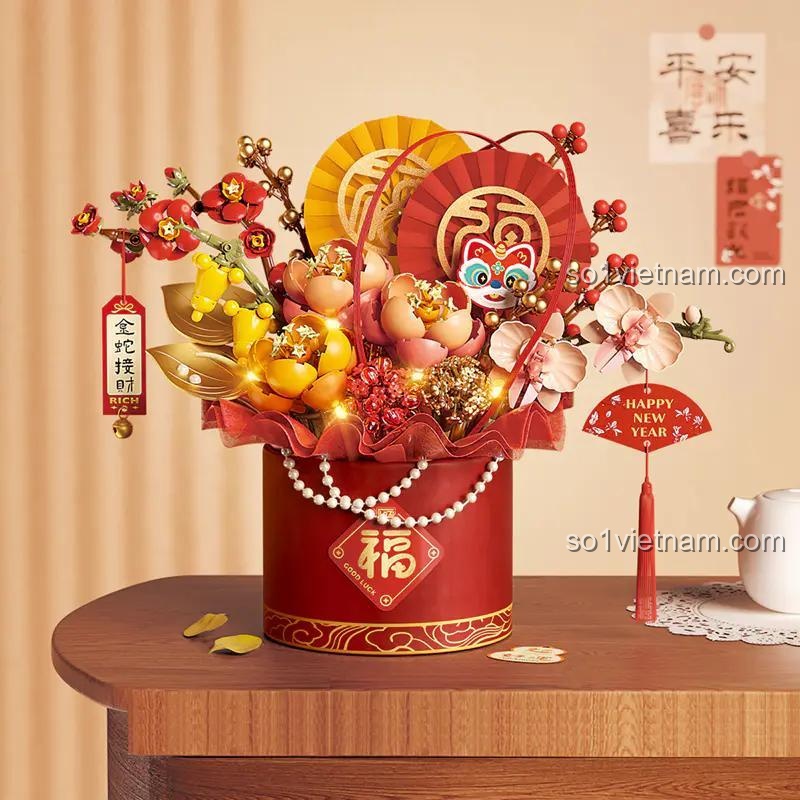 Bộ lắp ghép chậu hoa Tết "Chúc Mừng Năm Mới" LOZ 1965 sau khi lắp ráp