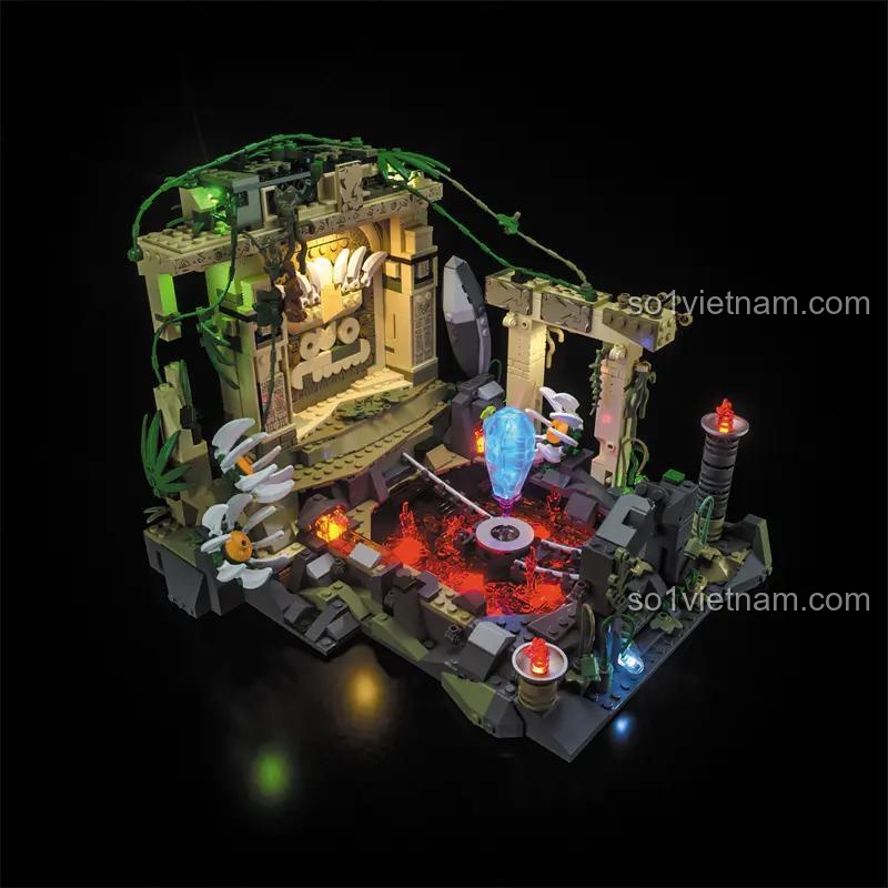 Khu Rừng Hoang Tàn Bí Ẩn F 9010 Lumibricks với hiệu ứng đèn LED trong bóng tối, tạo không khí phiêu lưu cho bé trai 8 tuổi.