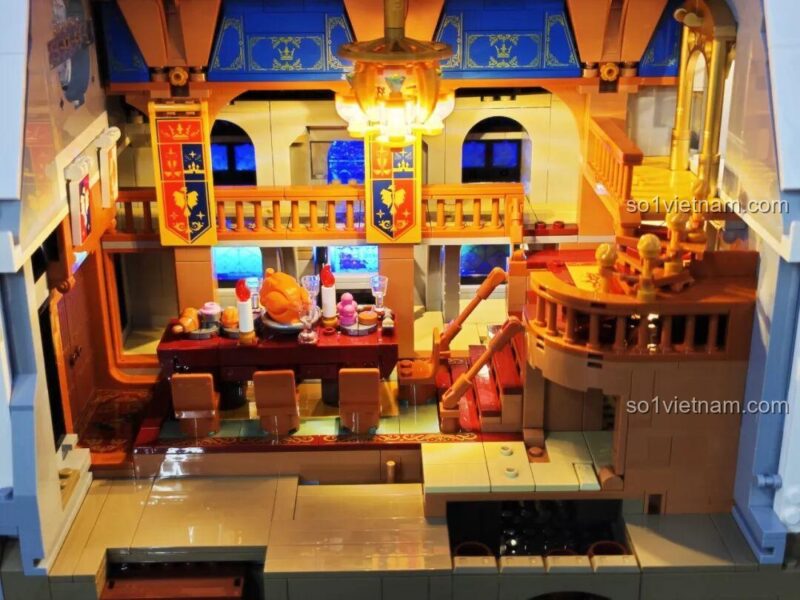 Các điểm kết nối phía sau bộ đồ chơi Lumibricks L9071 Sảnh Tiệc Hoàng Gia, cho phép mở rộng với các công trình khác, phù hợp thanh niên 16 tuổi, giá hời.
