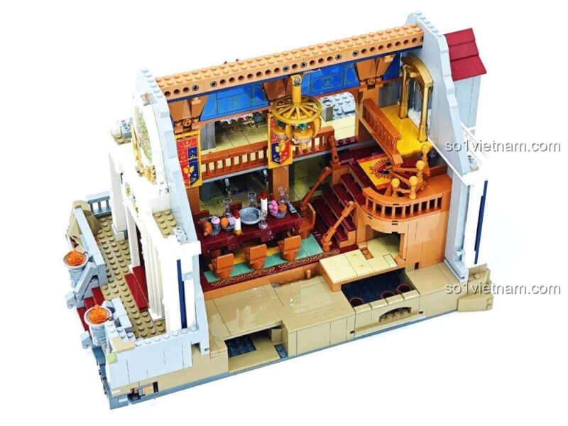 Quá trình lắp ráp phần đế bộ xếp hình Lumibricks L9071 Sảnh Tiệc Hoàng Gia, hiển thị cấu trúc không đối xứng và các điểm kết nối đèn, phù hợp thanh niên 16 tuổi, giá tiết kiệm.