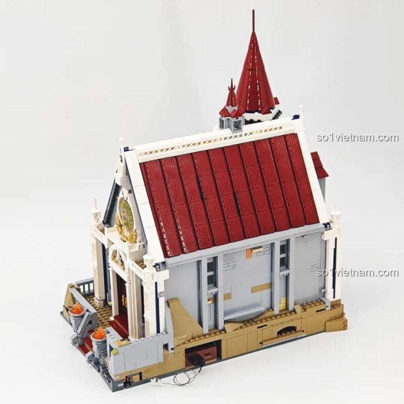 Quá trình lắp ráp tường bộ đồ chơi Lumibricks L9071 Sảnh Tiệc Hoàng Gia, sử dụng kỹ thuật SNOT để gia cố, phù hợp thanh niên 16 tuổi, chất lượng cao.