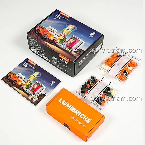 đồ chơi xây dựng Trạm Dừng Chân Kiểu Mỹ Lumibricks L9082, ảnh unboxing hộp sản phẩm, sách hướng dẫn, bộ đèn LED, các túi mảnh ghép, đồ chơi lắp ghép chất lượng cao