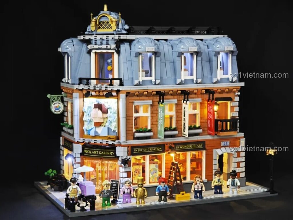 Tòa nhà Lumibricks L9085 Phòng Trưng Bày Nghệ Thuật về đêm với đèn LED lung linh