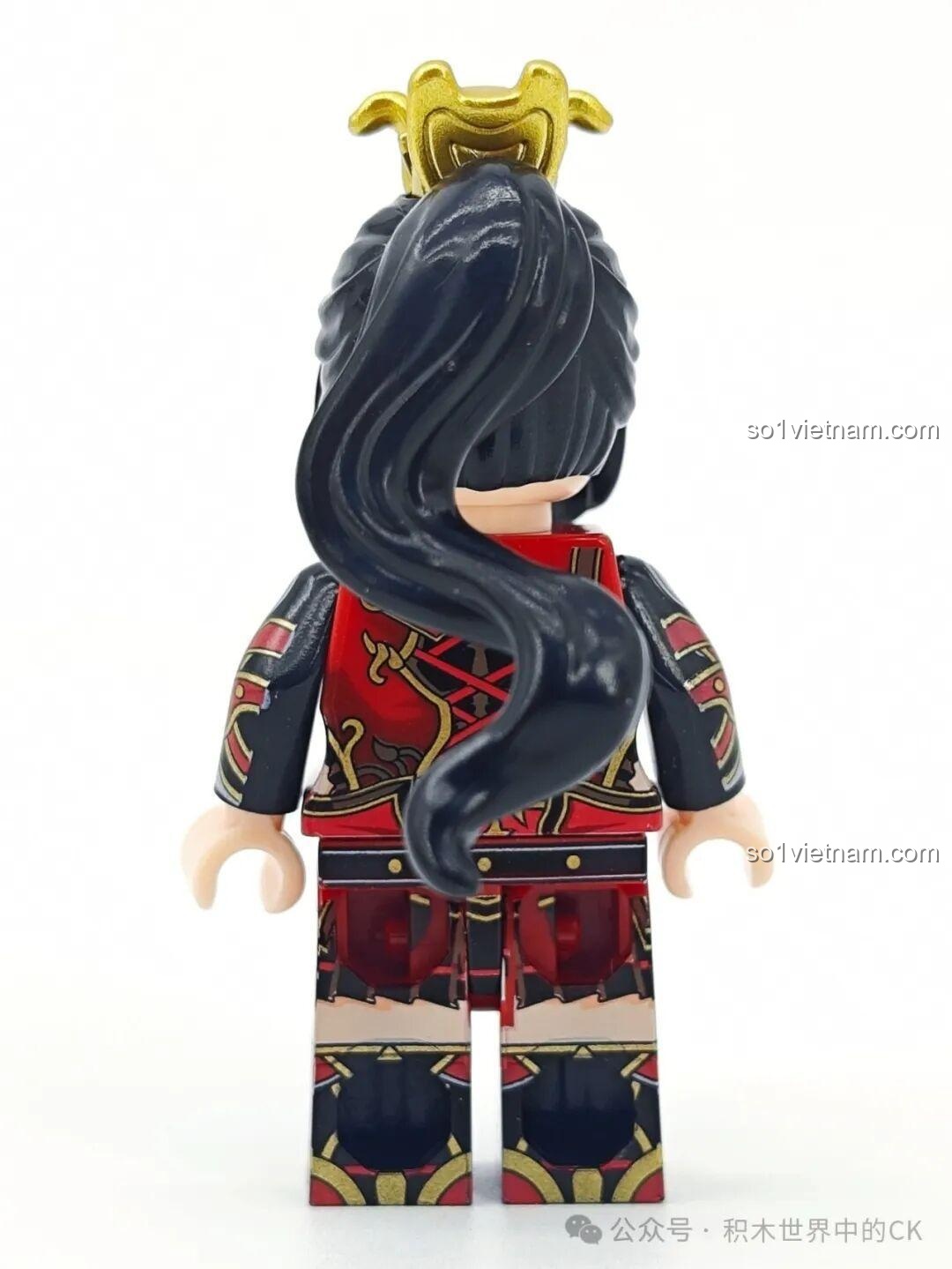 Chi tiết mái tóc của minifigure Trương Tinh Thái Decool 20380, với đuôi tóc dài và bồng bềnh được tạo hình độc đáo.