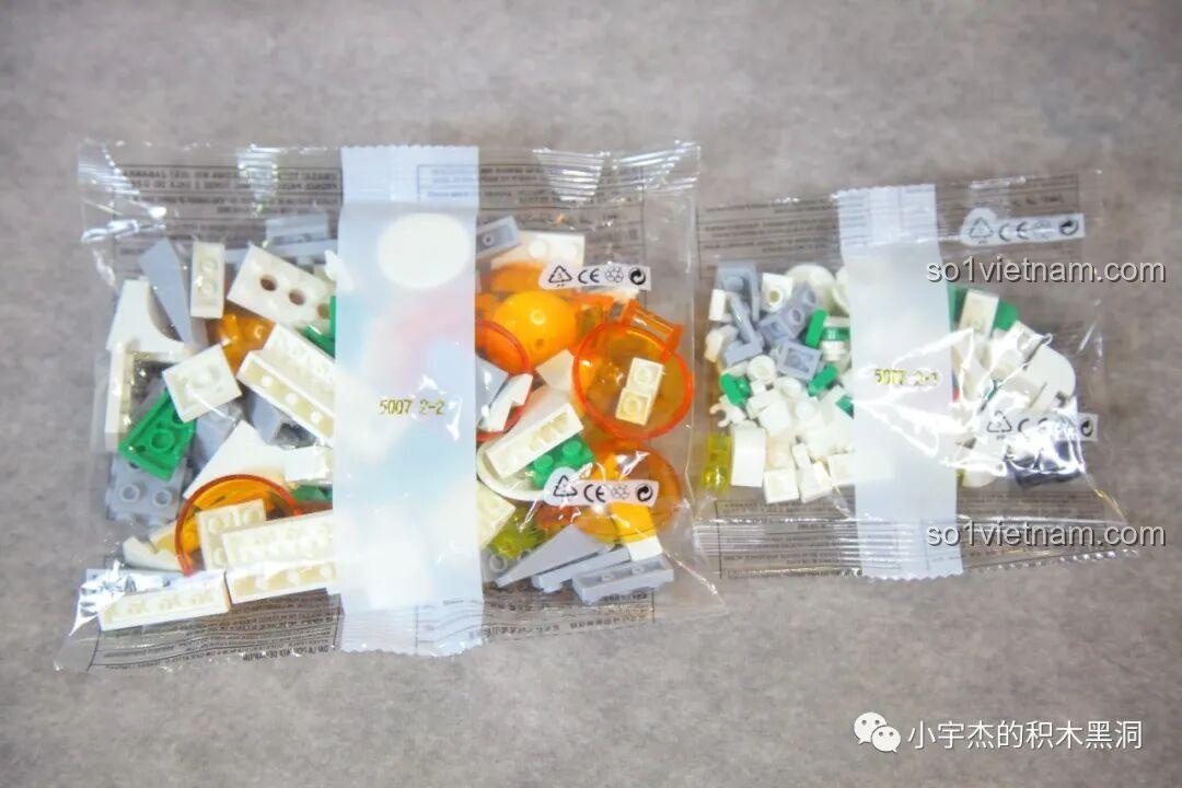 Các túi mảnh ghép cho bước thứ hai trong bài nhận xét DK DK5007 Rồng Thần Shenron, bao gồm các chi tiết ngọc rồng.