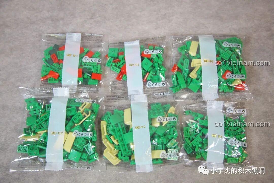 Các túi mảnh ghép cho bước thứ tám và thứ chín, chuẩn bị hoàn thiện phần thân dài của Rồng Thần.