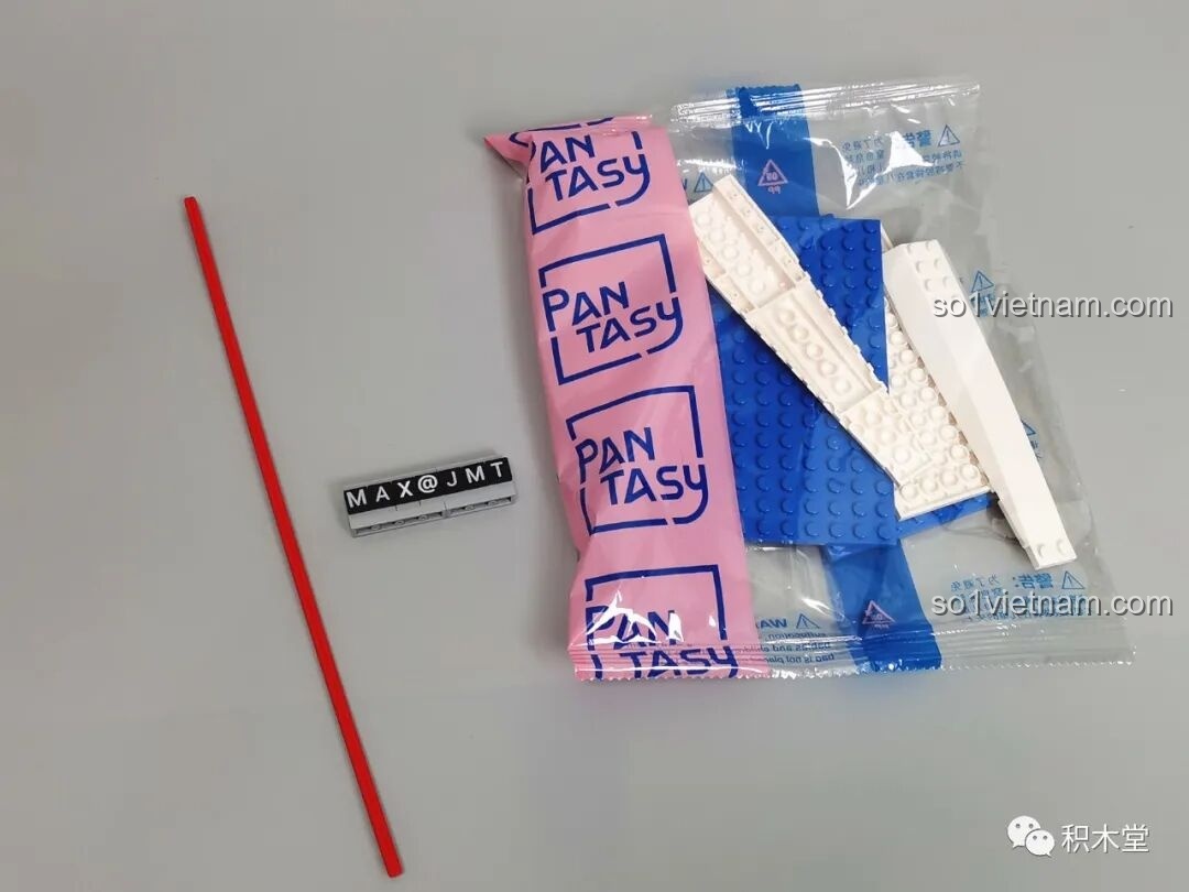 Một số mảnh ghép đặc biệt và dụng cụ hỗ trợ đi kèm trong hộp Pantasy 11014 Tuabin Gió Envision, giúp quá trình lắp ráp thuận tiện.