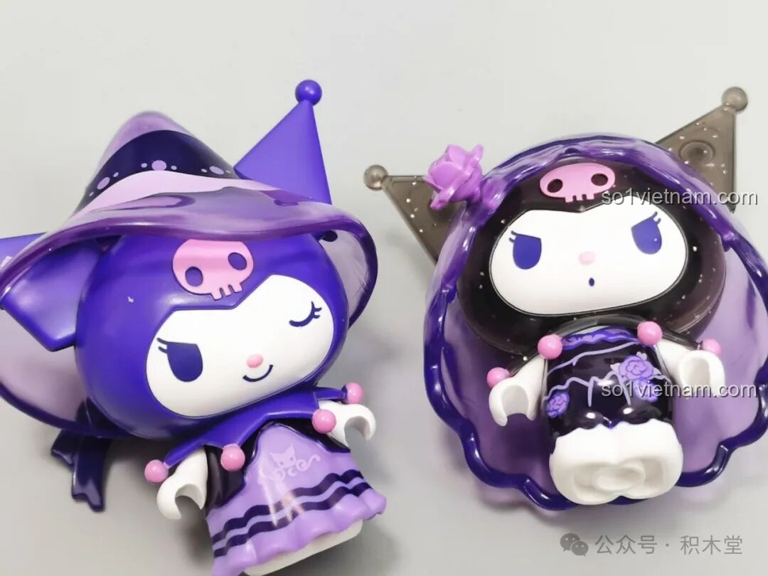 Mặt sau của hai minifigures Kuromi, cho thấy các chi tiết in và thiết kế mũ độc đáo của từng nhân vật.