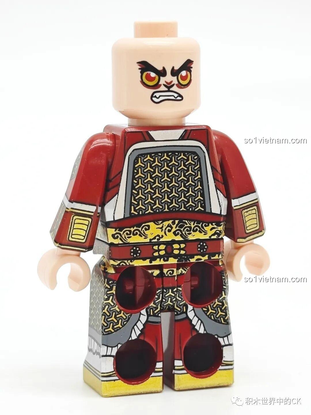 Mặt sau của minifigure Tôn Ngộ Không trong bộ lắp ráp Mỹ Hầu Vương CQQ10013, cho thấy chi tiết in toàn diện.