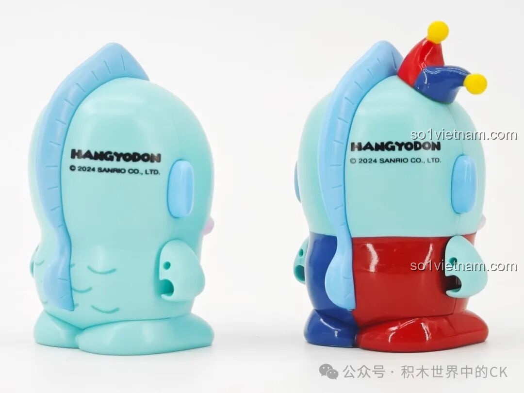 Mặt sau của nhân vật Hangyodon Keeppley với logo bản quyền Sanrio.