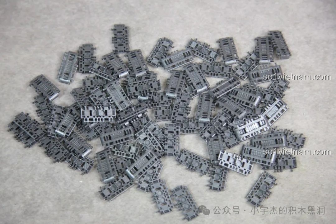 Cận cảnh các mắt xích kiểu mới của bộ lắp ráp Mô hình xe tăng Panther Ausf. G Quan Guan, hứa hẹn chuyển động mượt mà.