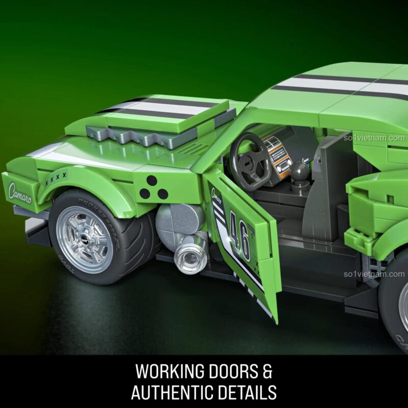 Chi tiết cửa mở được của bộ lắp ghép Mattel JFT16 Xe Camaro '68, đồ chơi chất lượng cho bé trai.