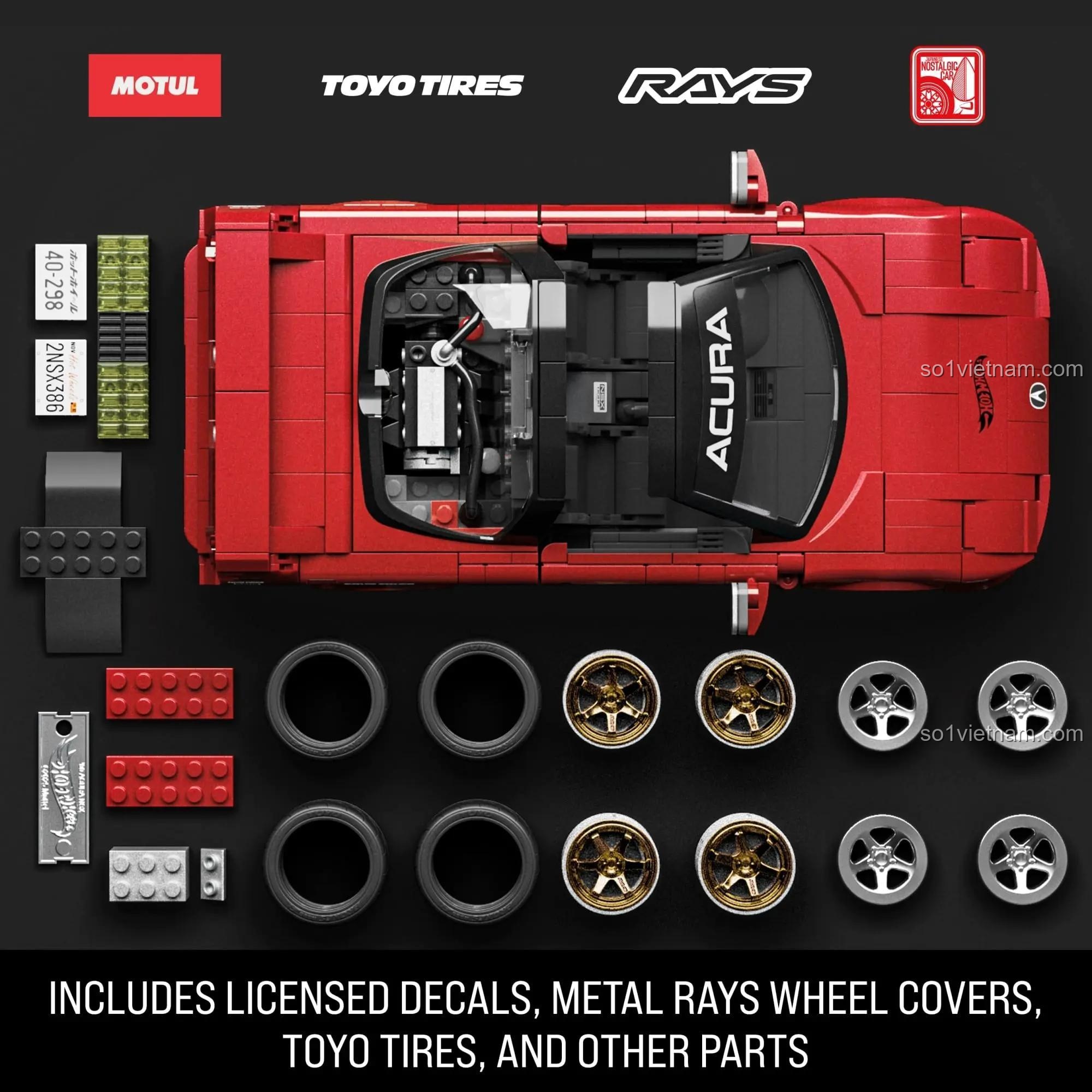 Hai phiên bản của đồ chơi mô hình Mattel JFT17: Acura NSX và xe đua Pace Car, lắp được 2 kiểu.