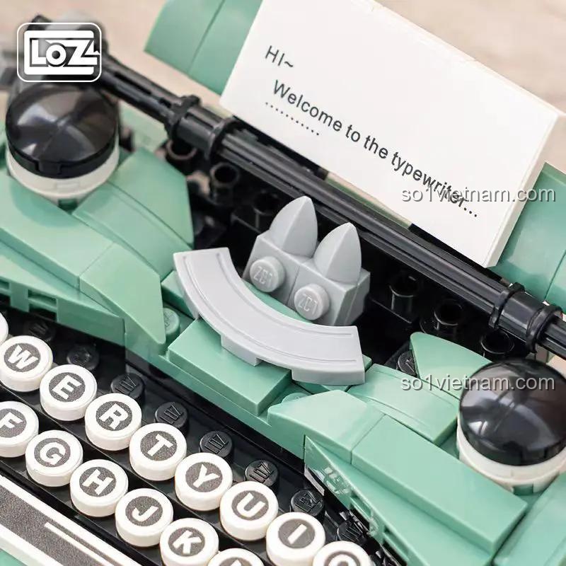 Chi tiết giấy ghi chú trên máy đánh chữ cổ điển LOZ 4213, bộ lắp ghép 223 mảnh, đồ chơi máy đánh chữ, mô hình máy đánh chữ retro, quà tặng độc đáo cho bé 6 tuổi
