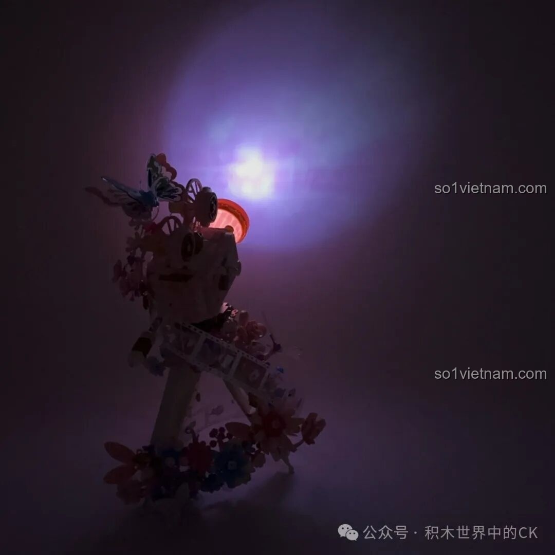 Chi tiết những bông hoa và phụ kiện trên máy quay phim Sembo 611106