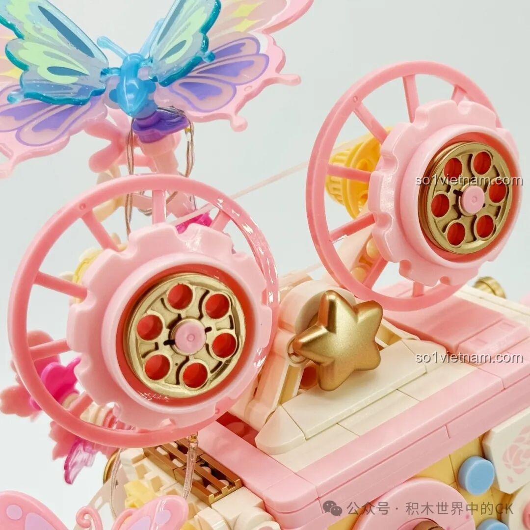 Chi tiết những bông hoa và bánh răng trên máy quay phim Sembo 611106