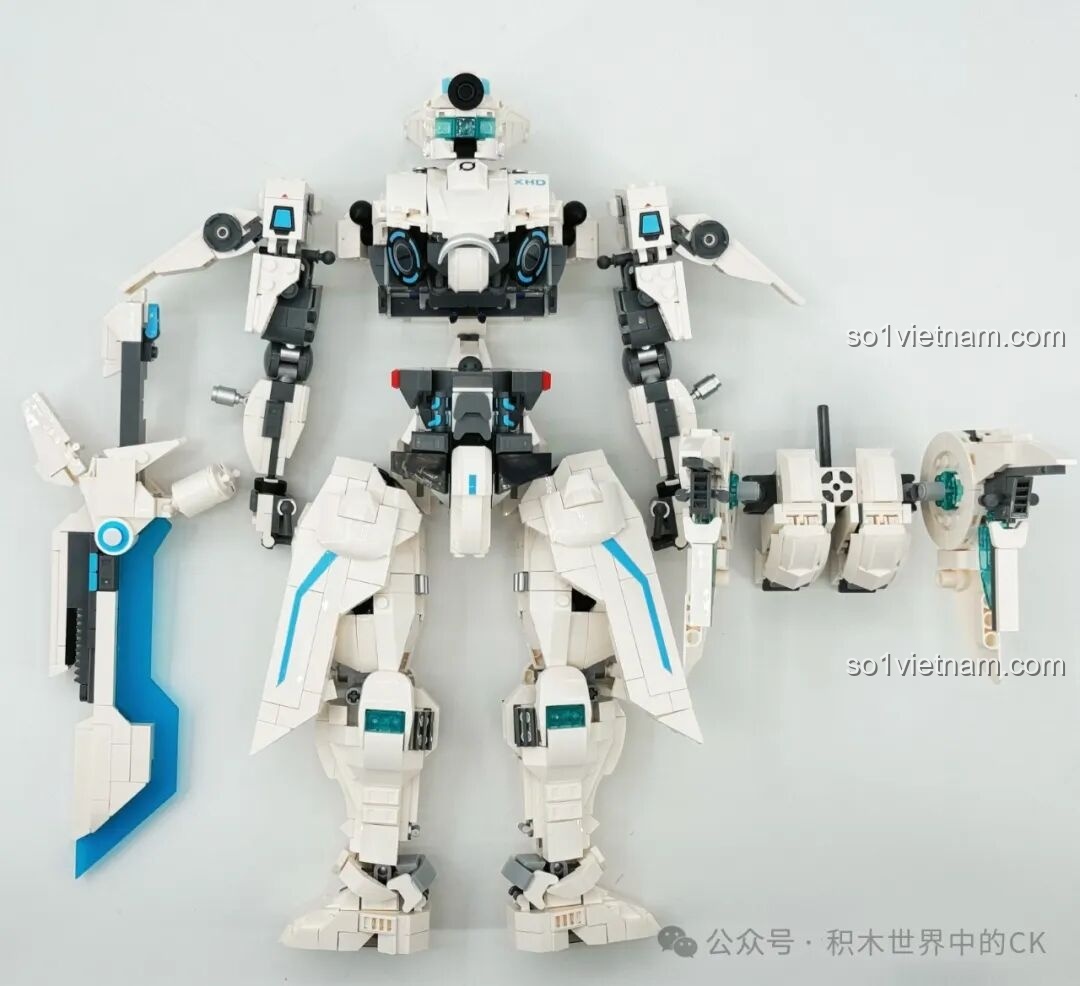 Cận cảnh chi tiết phần chân của Mech Hạ Hầu Đôn Vô Cực Cuồng Phong TOP TOY TC2407.