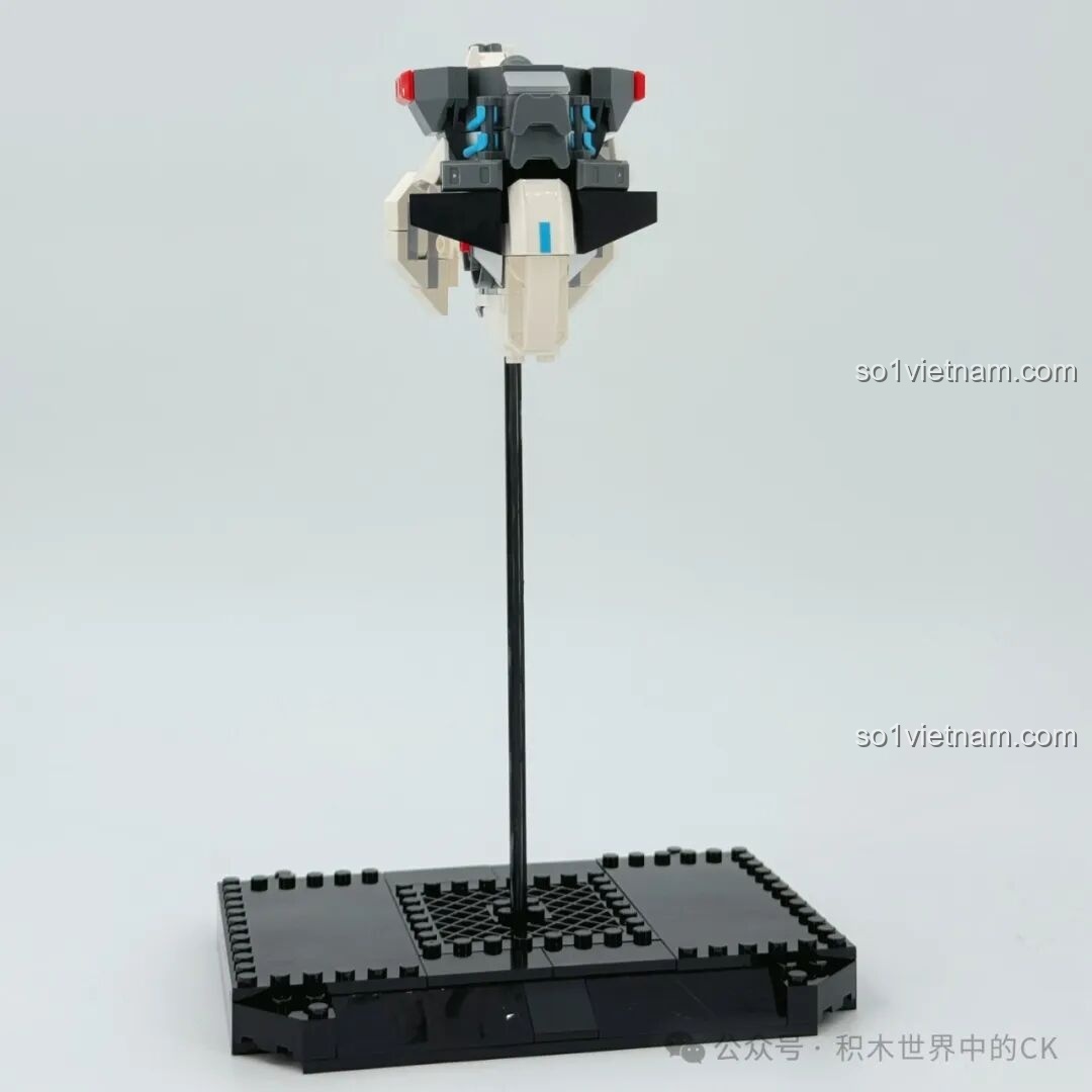 Chi tiết phần đế của Mech Hạ Hầu Đôn Vô Cực Cuồng Phong TOP TOY TC2407.