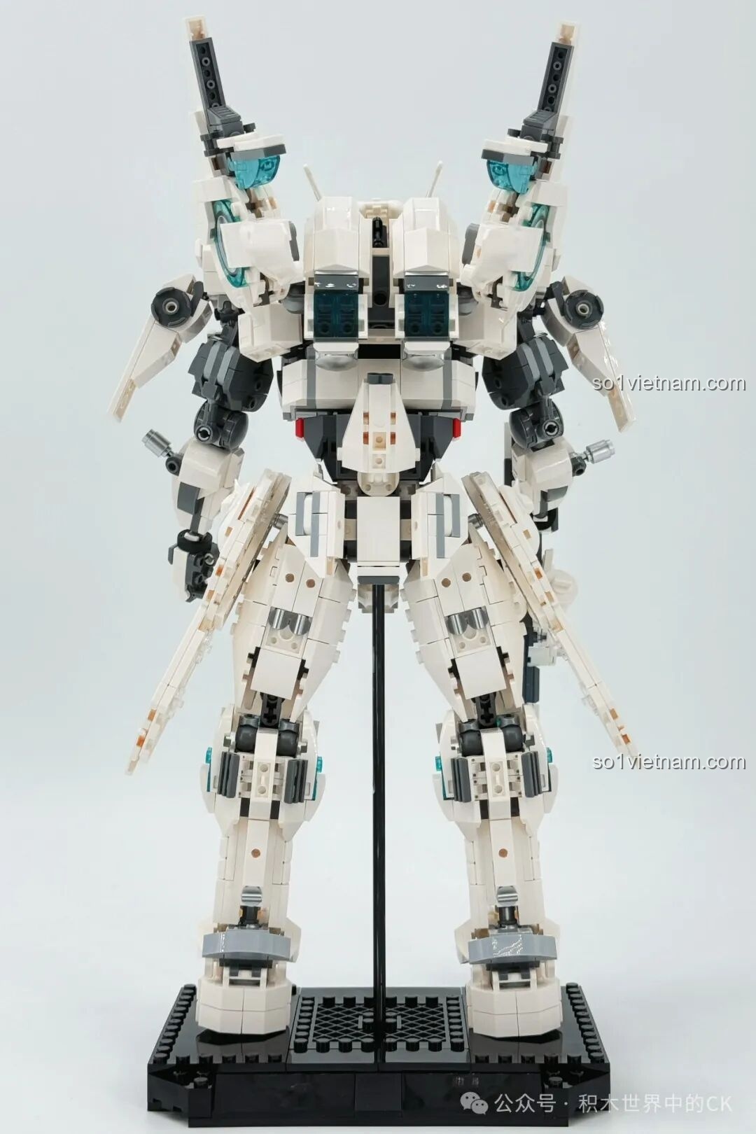 Chi tiết phần đế của Mech Hạ Hầu Đôn Vô Cực Cuồng Phong TOP TOY TC2407.